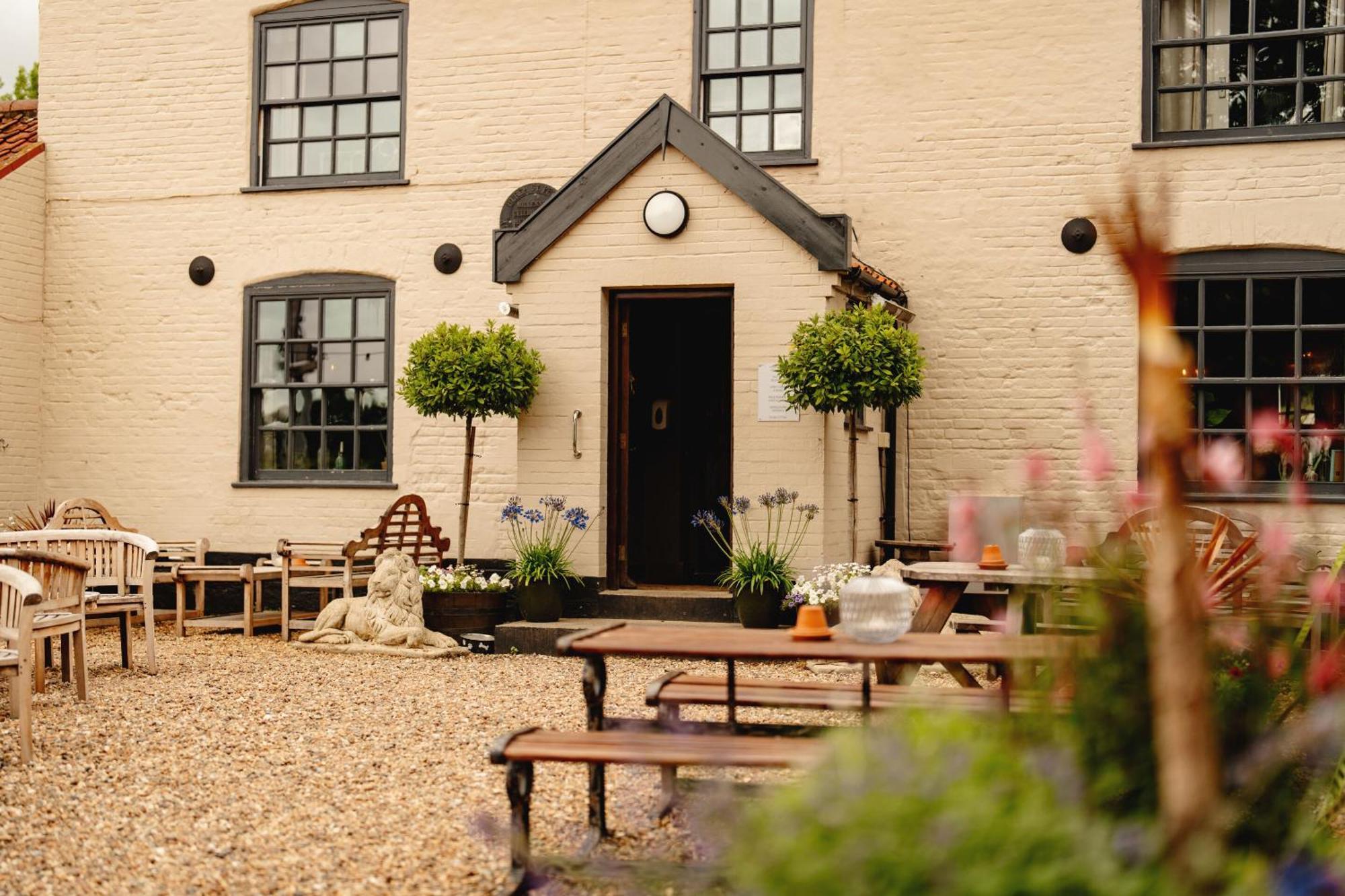 Wheatacre White Lion Hotel Burgh Saint Peter Buitenkant foto